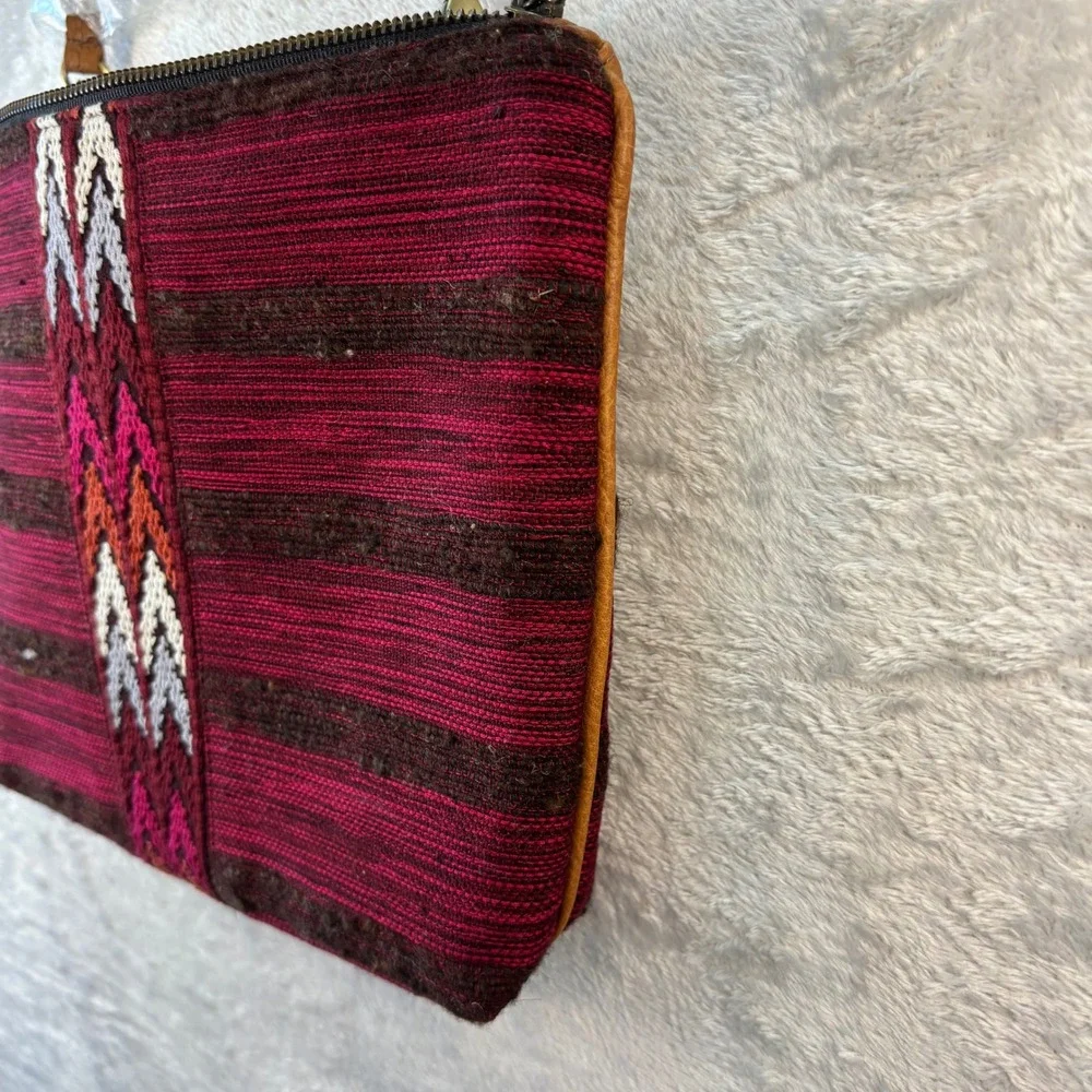Mercado Global‎ Women's Crossbody Bag Ruby Red Woven Striped Cotton NWT